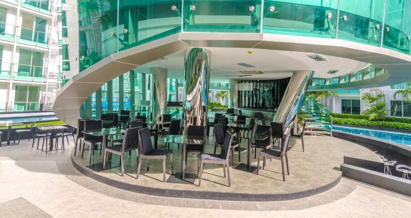 Ccr Managed By Aha Smartstay Патая Екстериор снимка